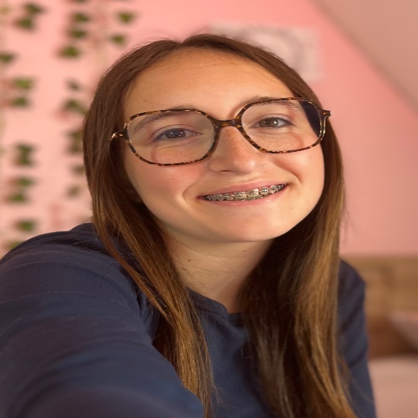 Inès